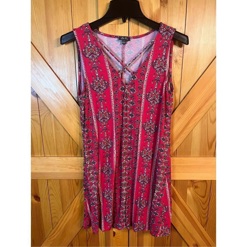Lily Rose Sleeveless Floral Top size small (2339)